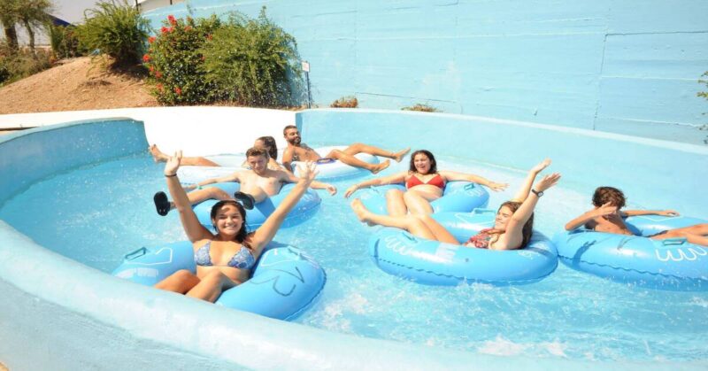 Los clientes del parque acuático AquaMijas, situado en Málaga, opinan sobre sus instalaciones, atracciones y medidas de seguridad frente a la Covid-19