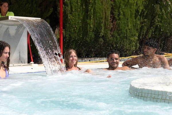 Atracciones y toboganes de agua Jacuzzi grupo central