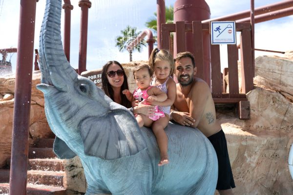 Atracciones y toboganes de agua Isla Lagartos familia elefante