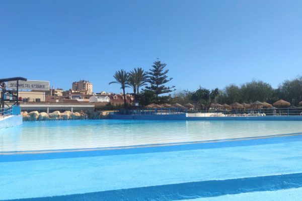 Atracciones y toboganes de agua Piscina de olas central